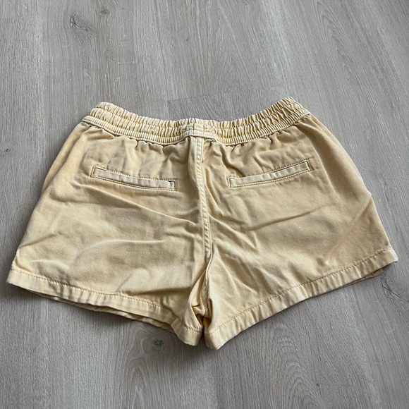 Gap Yellow Denim Shorts - Picture 3 of 3